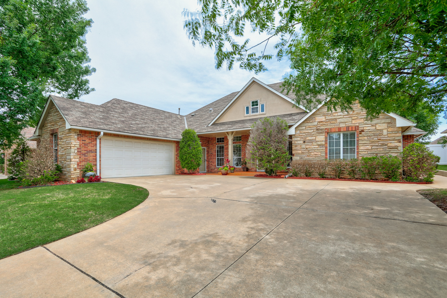 16512 Village Garden Drive Edmond, Oklahoma 73012 Nested Tours
